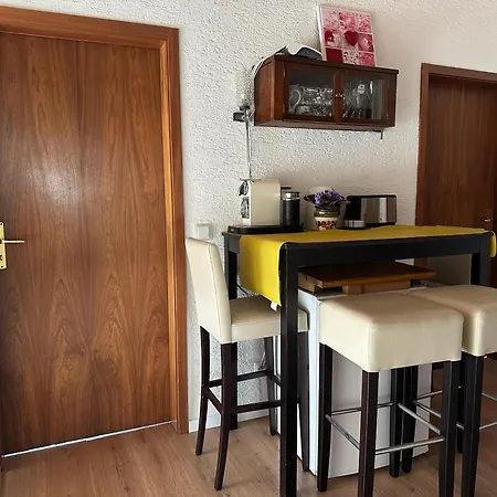 בית אירוח Shumiland, Eigene Etage Near Messe & Airport, Ruhige Lage 40sqm *