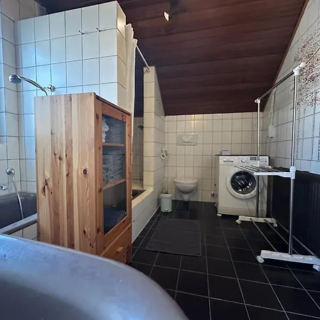 Shumiland, Eigene Etage Near Messe & Airport, Ruhige Lage 40sqm פרנקפורט