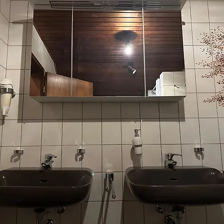 Shumiland, Eigene Etage Near Messe&airport, Ruhige Lage 40sqm Frankfurt am Main
